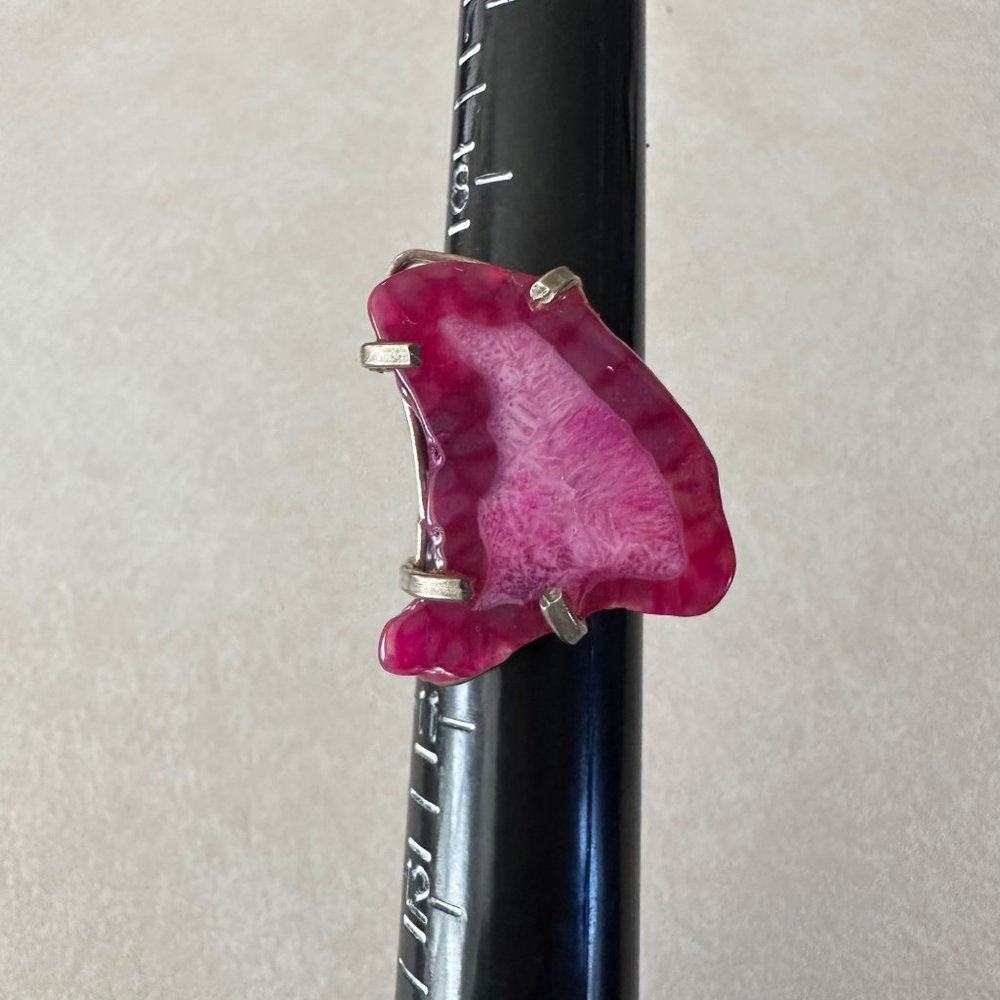 Signed stamped 925 sterling silver hot pink natural agate geode slice ring - Picture 2 of 10